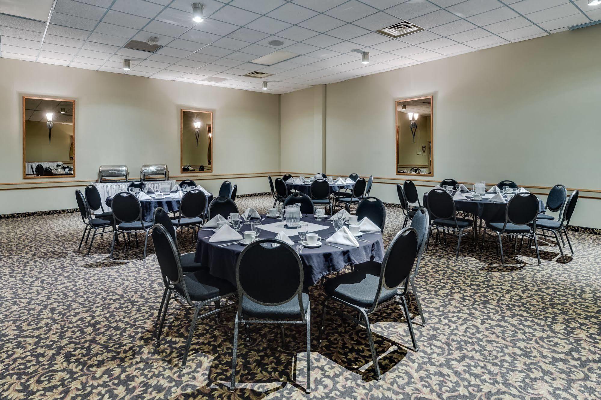 Heritage Inn Hotel & Convention Centre - Moose Jaw Zewnętrze zdjęcie